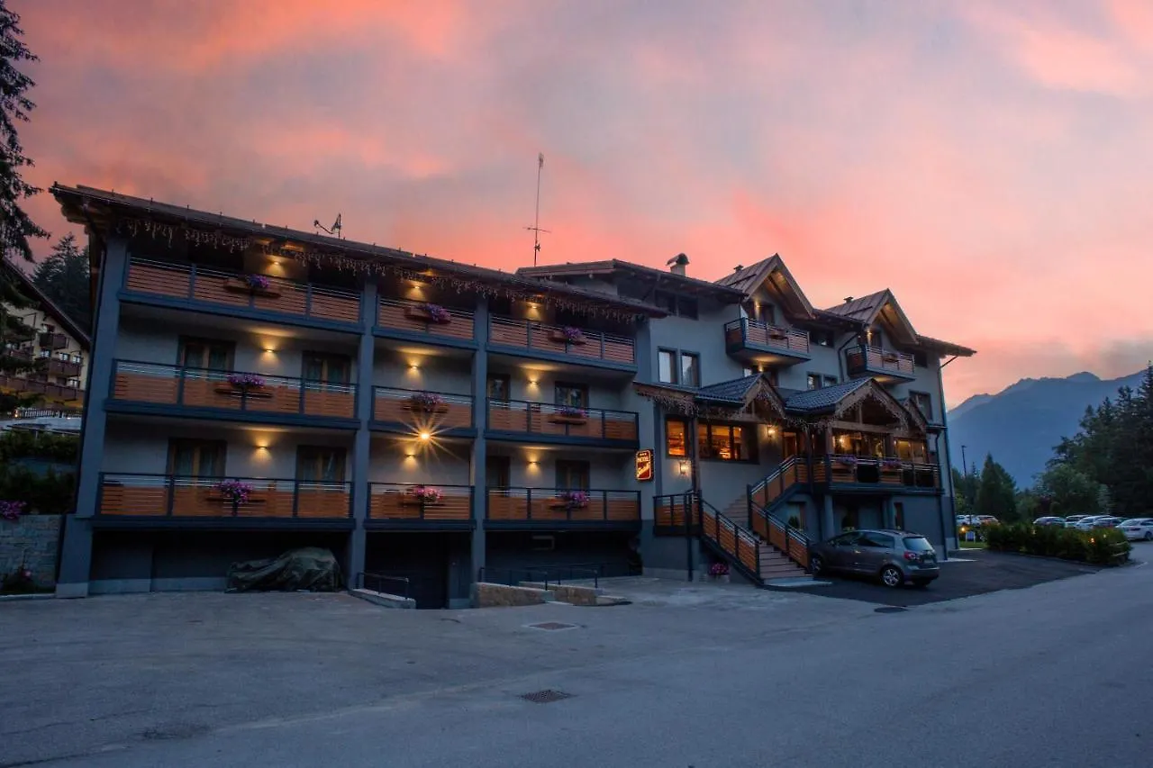 Vicino alla Cabinovia Folgarida: 10 Hotel Centrali a Confronto