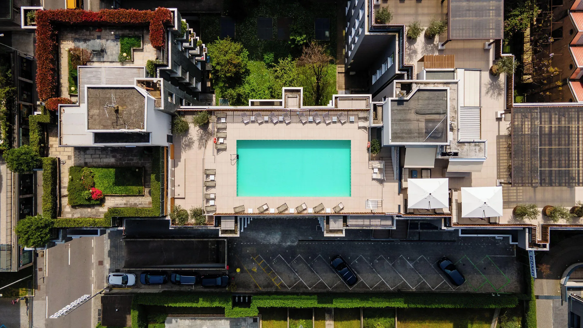 Soggiornare vicino a Sant'Abbondio: 4 Hotel di Design a Confronto