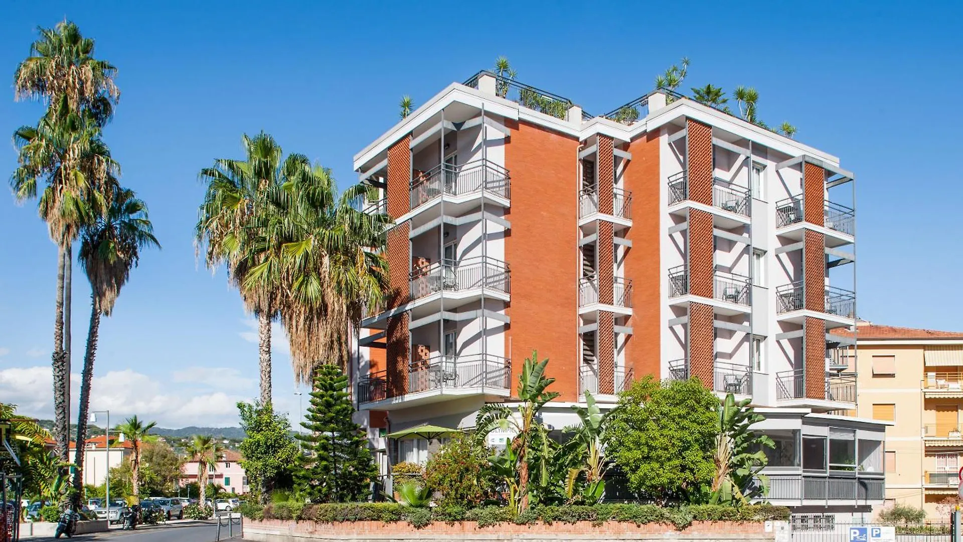 Dove Soggiornare a Diano Marina: 12 Hotel Centrali Scelti