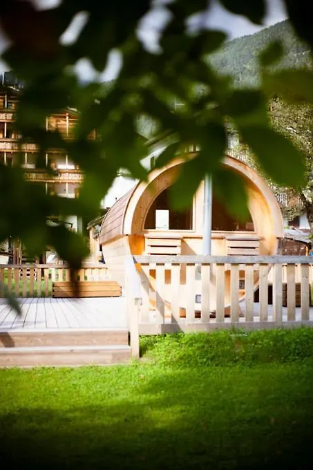 Soggiornare nelle Alpi: 15 Hotel dal Design Eccezionale a Confronto