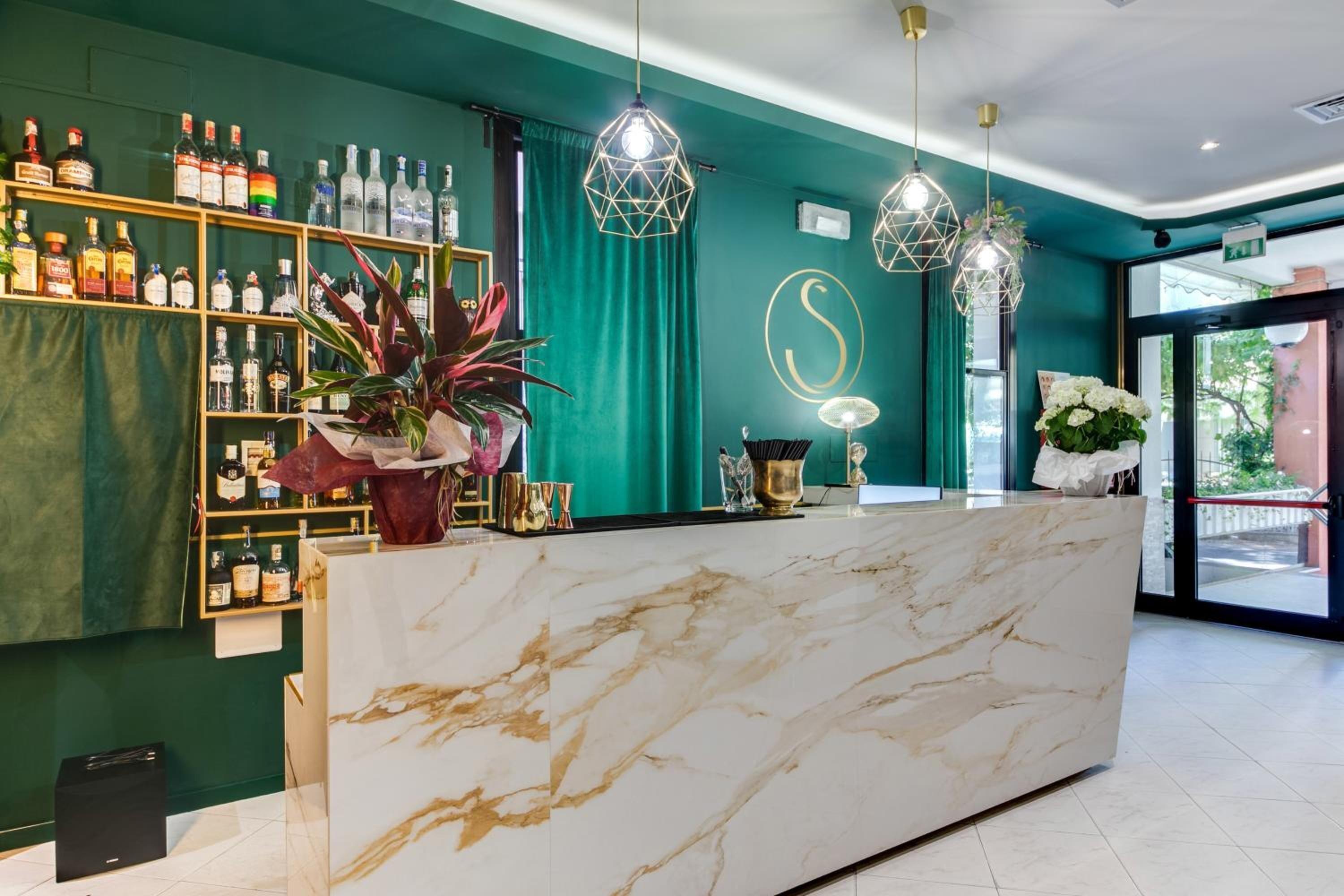 Dove Dormire vicino all'Anfiteatro Romano: 15 Hotel Centrali