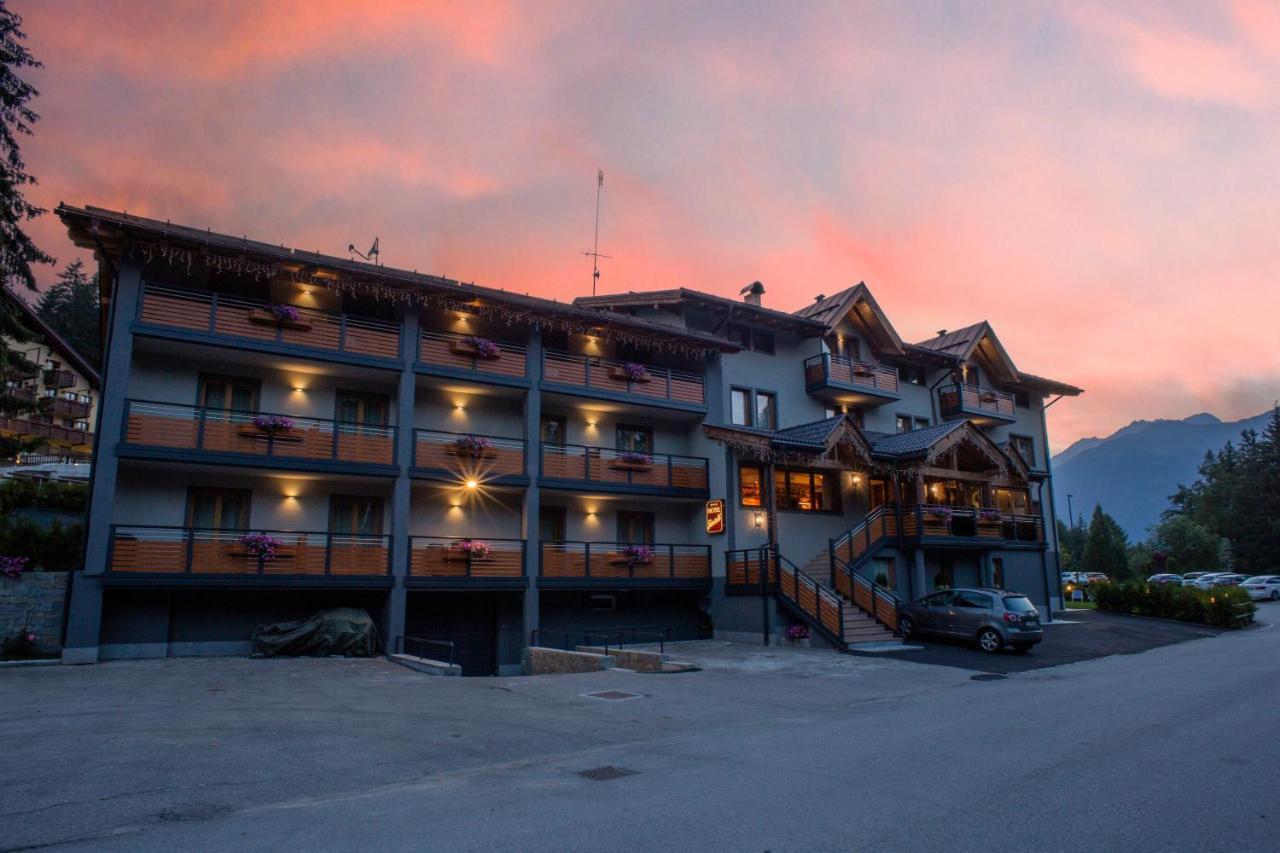 Vicino alla Cabinovia Folgarida: 10 Hotel Centrali a Confronto