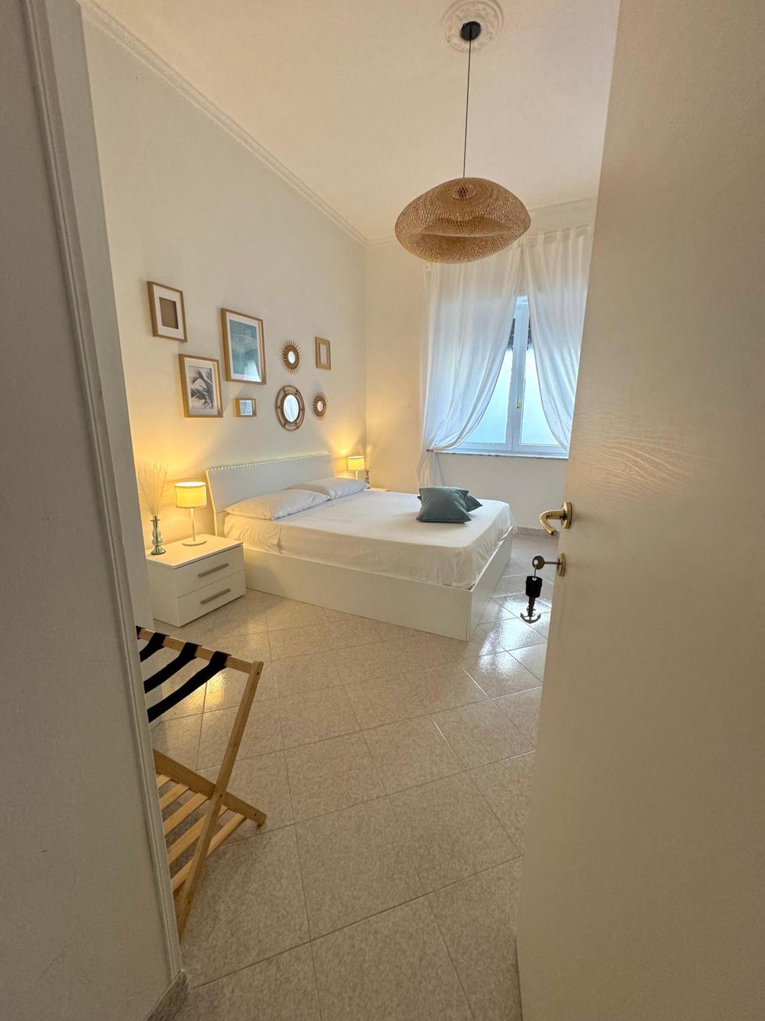 6 Hotel sul Mare vicino all'Isola di Dino da Prenotare