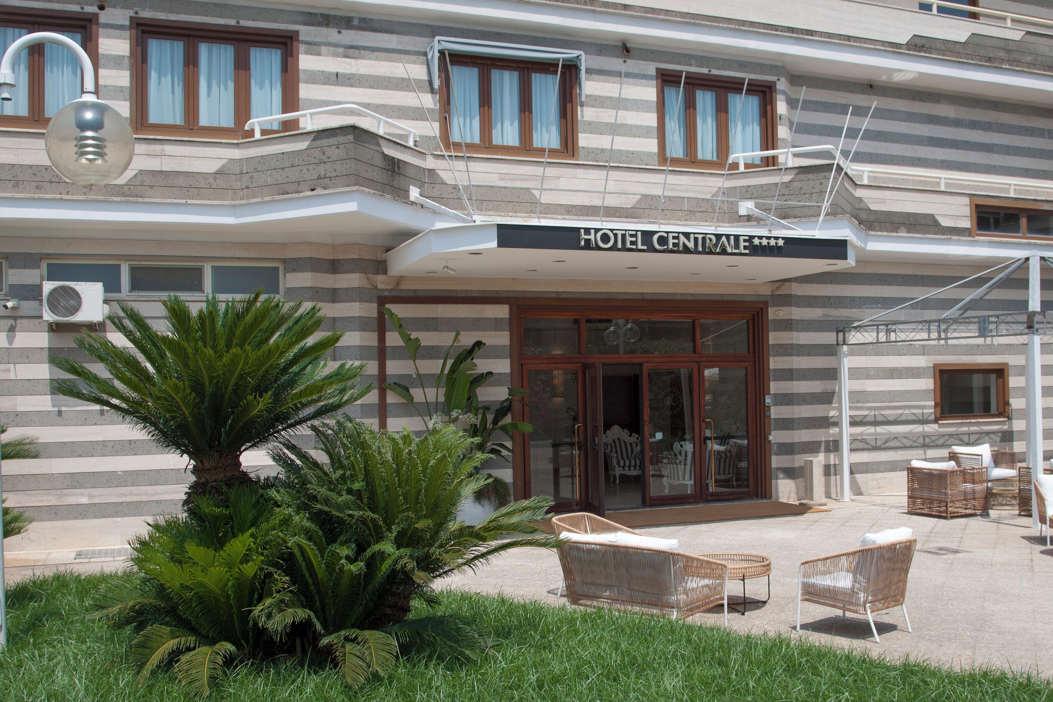 Soggiornare nel Centro Italia: 15 Resort a Confronto